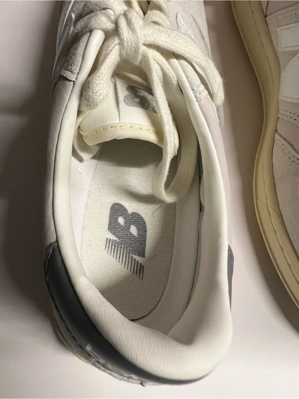 New Balance T500 Grey Low-Top Sneakers - Picture 10 of 15